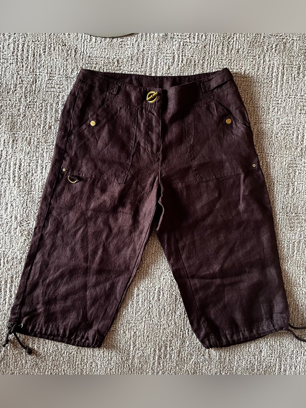 Y2K 100% Linen metal toggle closure Cargo Capri Pants in Dark Chocolate Brown